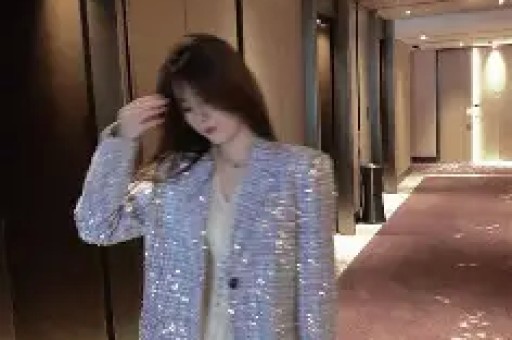海外顶流网红透露疑似奥尼尔曾开1500万与其约会!两人曾参加派对 海外顶流网红透露疑似奥尼尔曾开1500万与其约会!两人曾参加派对